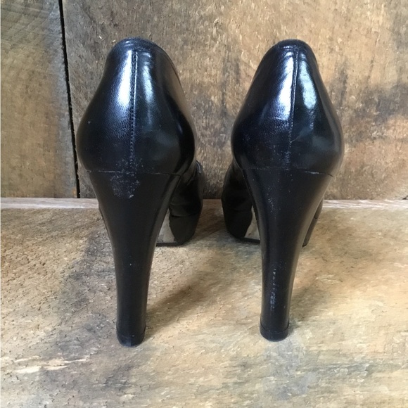 Marc Jacobs Black Heels - Picture 2 of 6